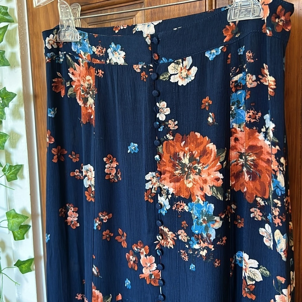 Boho Floral Button Front High Slit Flowy Maxi Skirt in Navy | L - Picture 3 of 8
